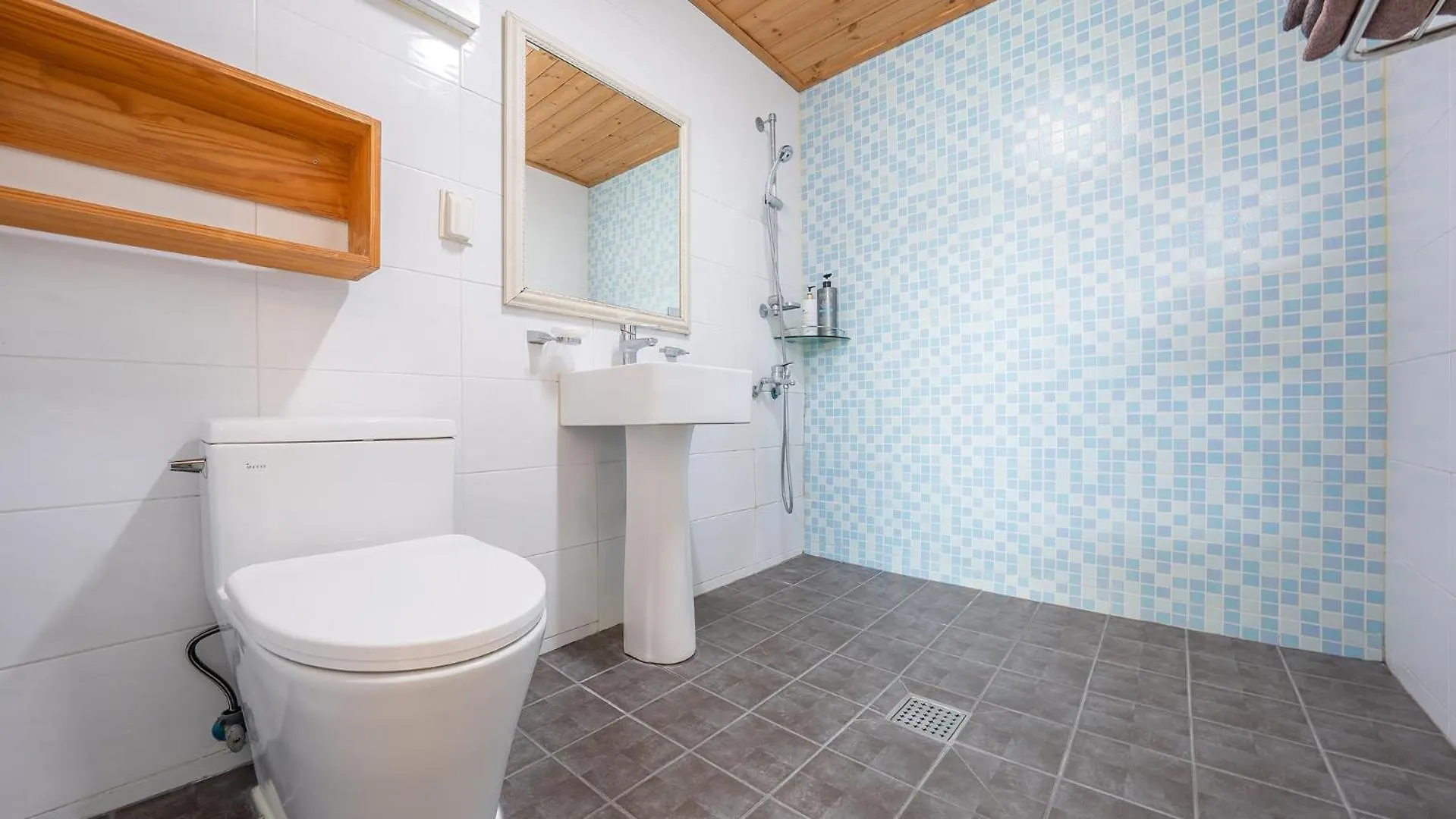 Ganghwado Elinhuvert Pension Incheon Holiday home