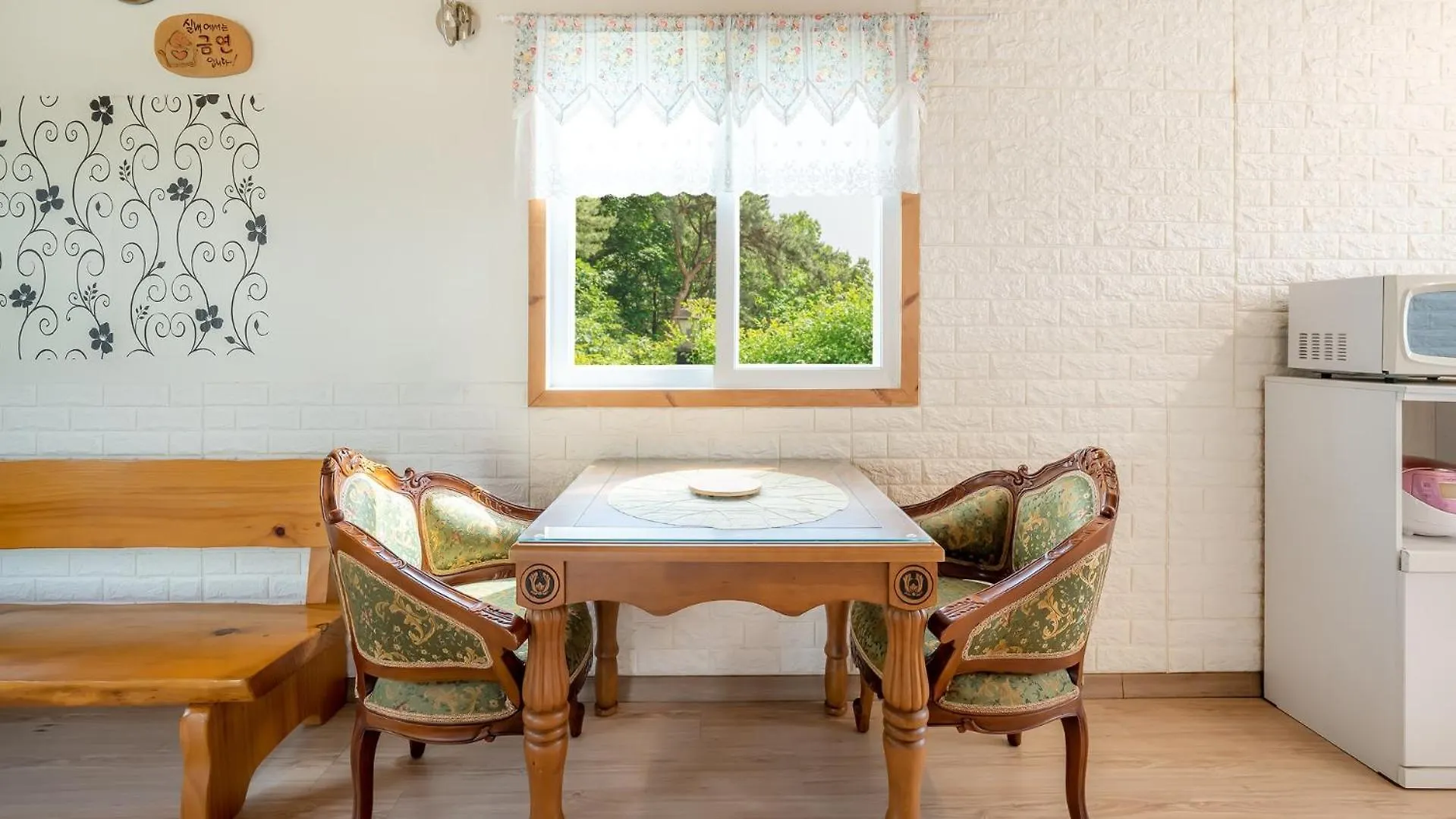 Ganghwado Elinhuvert Pension Incheon 0*,  South Korea