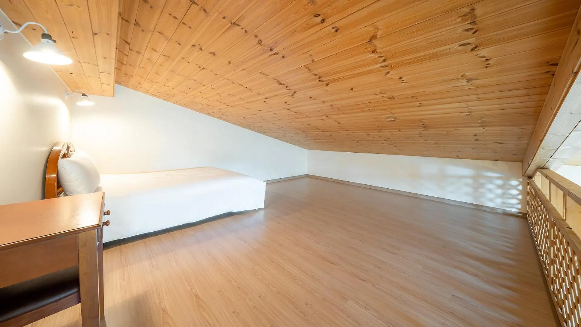 Ganghwado Elinhuvert Pension Incheon 0*,  South Korea