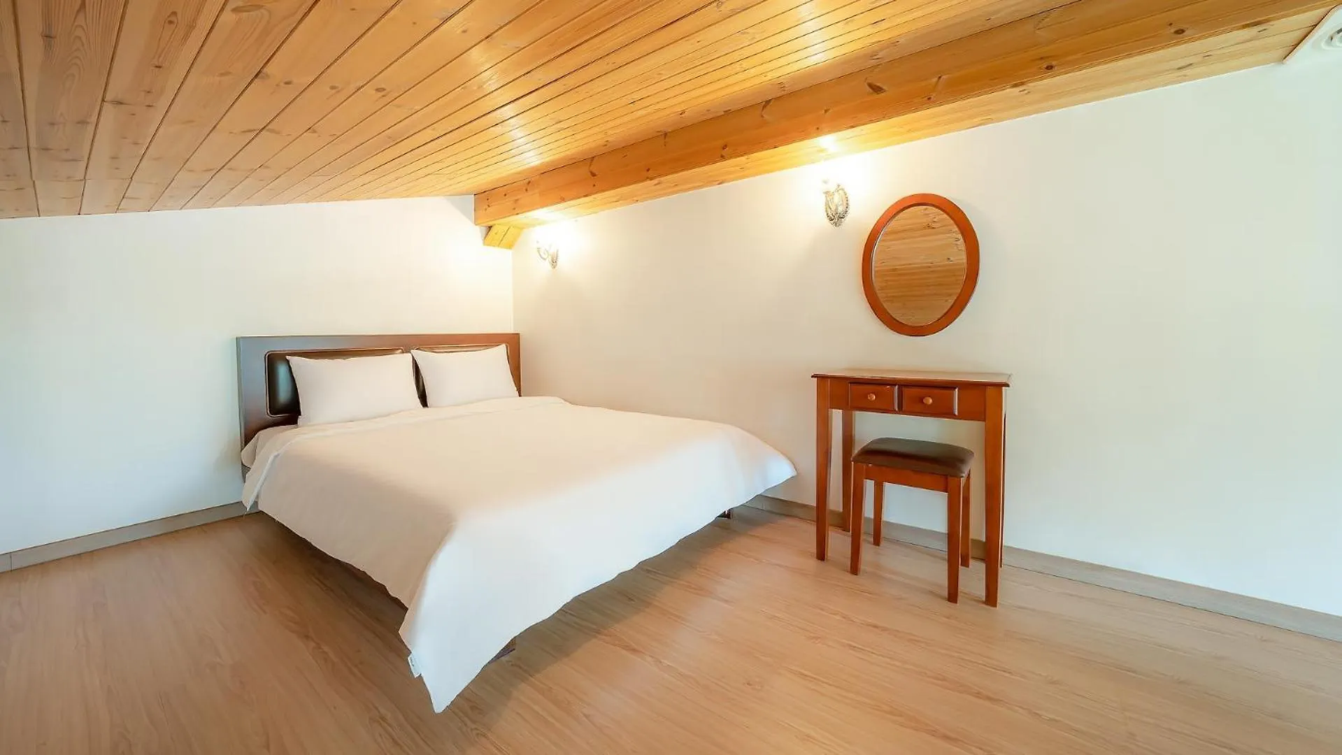 Ganghwado Elinhuvert Pension Incheon South Korea