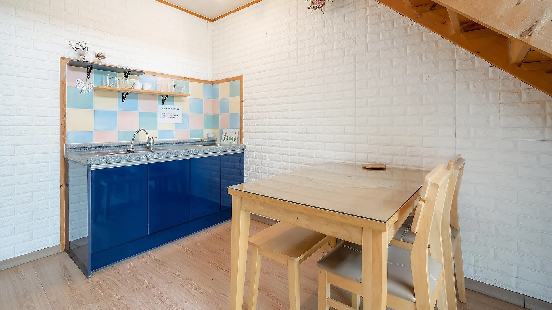Ganghwado Elinhuvert Pension Incheon 0*,  South Korea