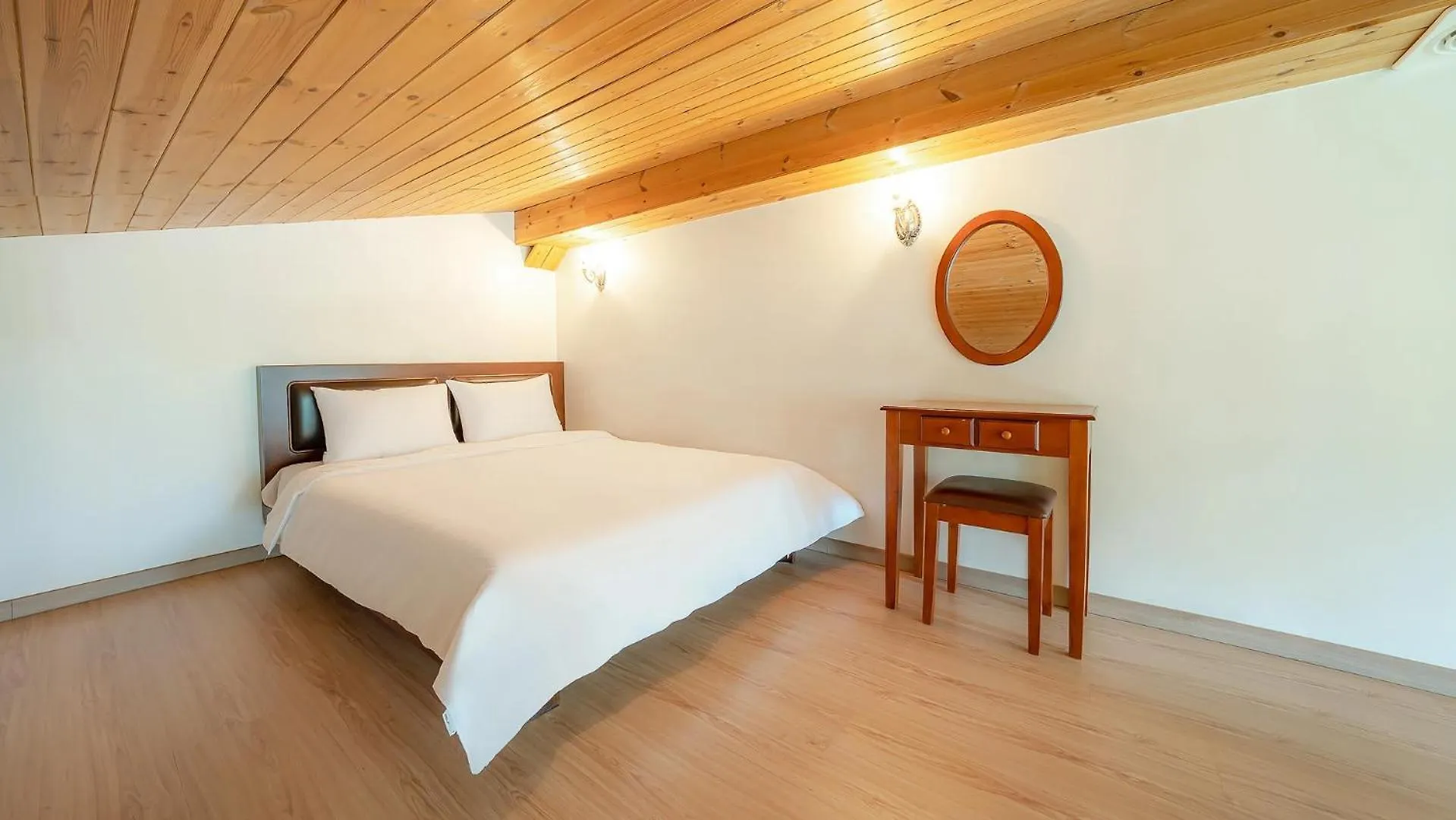 Ganghwado Elinhuvert Pension Incheon South Korea