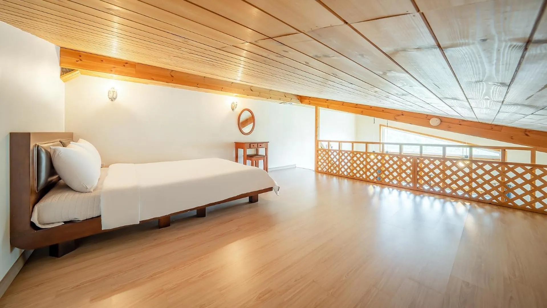 Ganghwado Elinhuvert Pension Incheon 0*,  South Korea